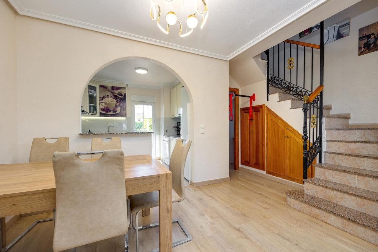 3 camera da letto Casa in vendita in Torrevieja con piscina - 249.900 € (Rif: 9639066)