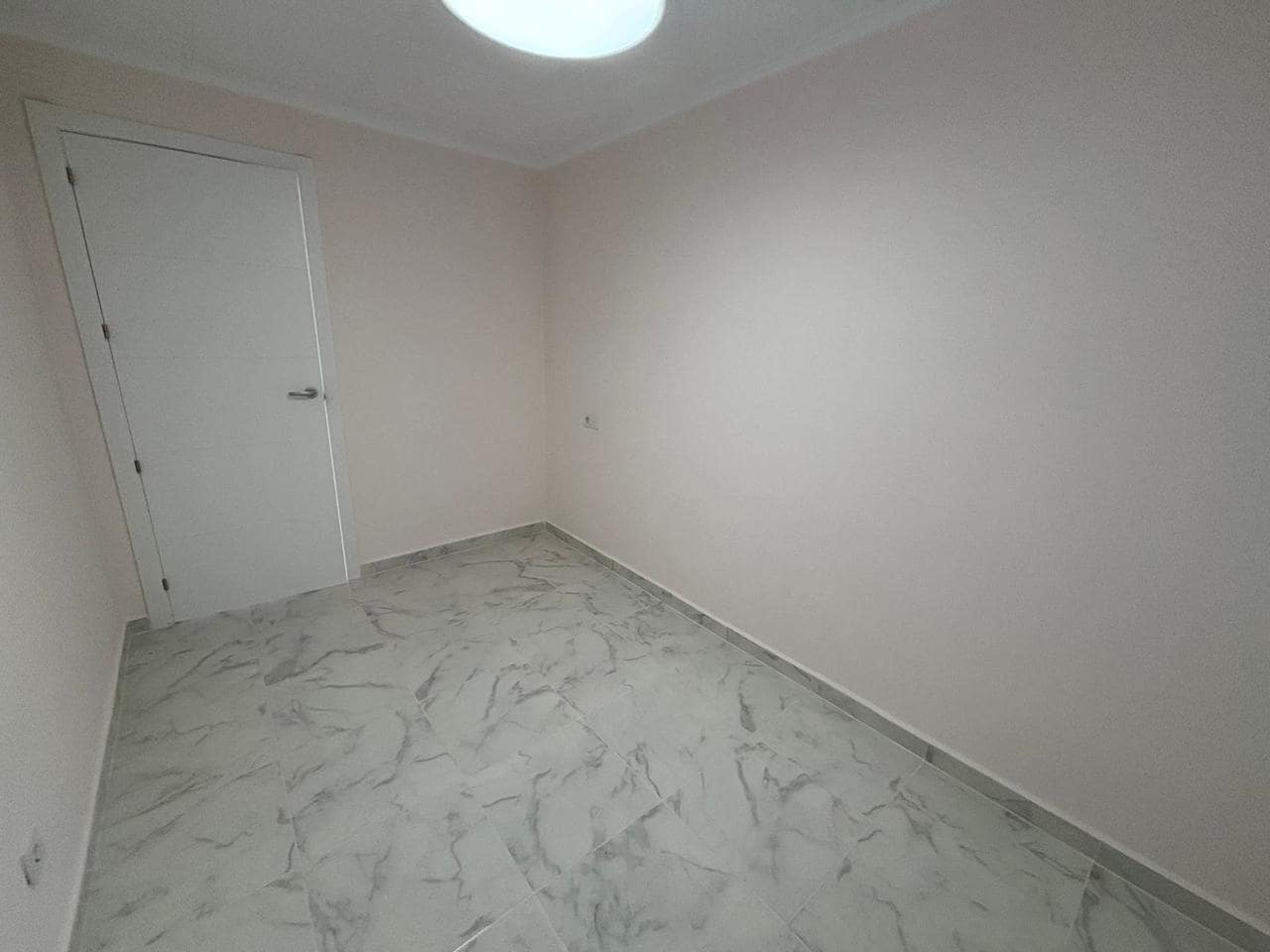 Ático de 3 habitaciones en Torrevieja en venta con piscina - 335.000 € (Ref: 9639073)