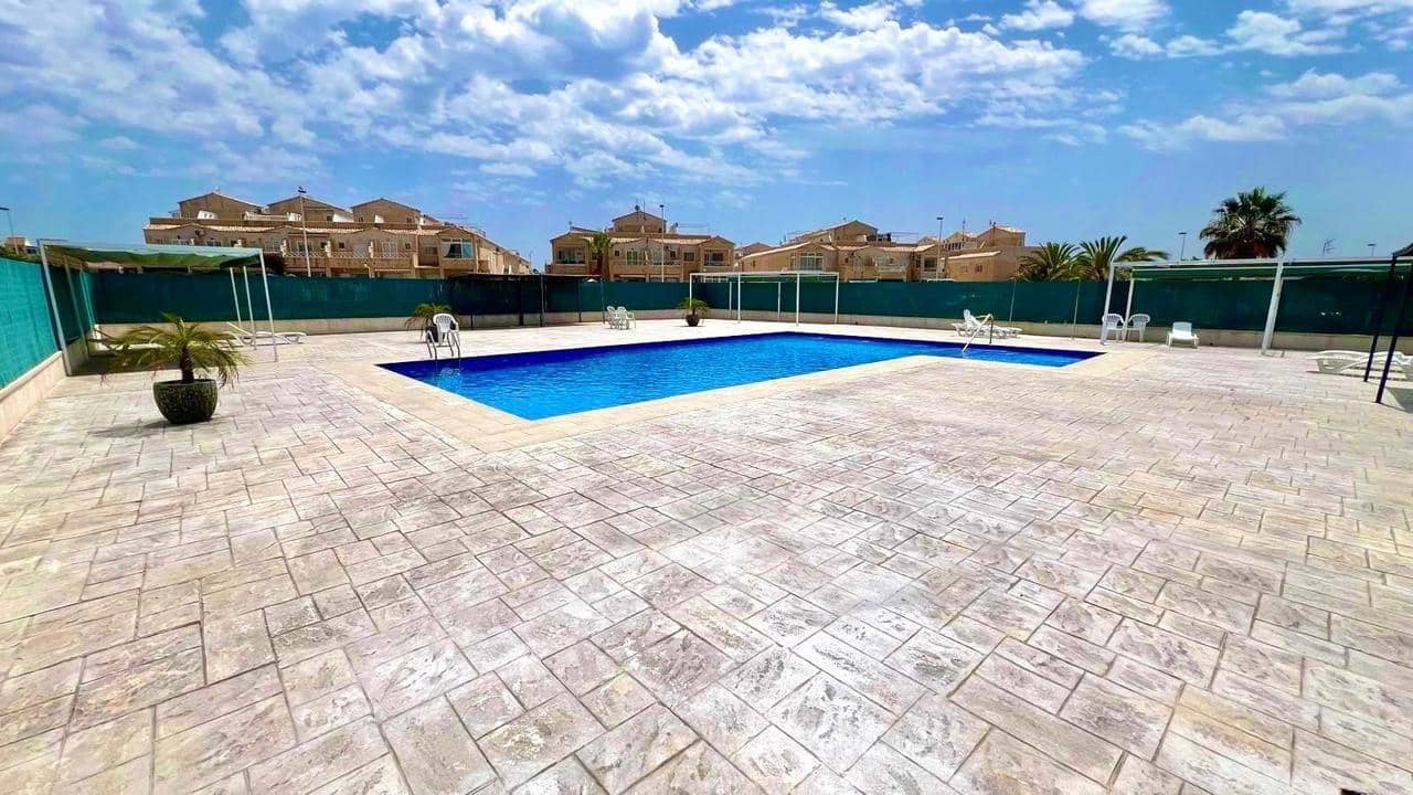 2 camera da letto Casa in vendita in Torrevieja con piscina - 134.900 € (Rif: 9639078)