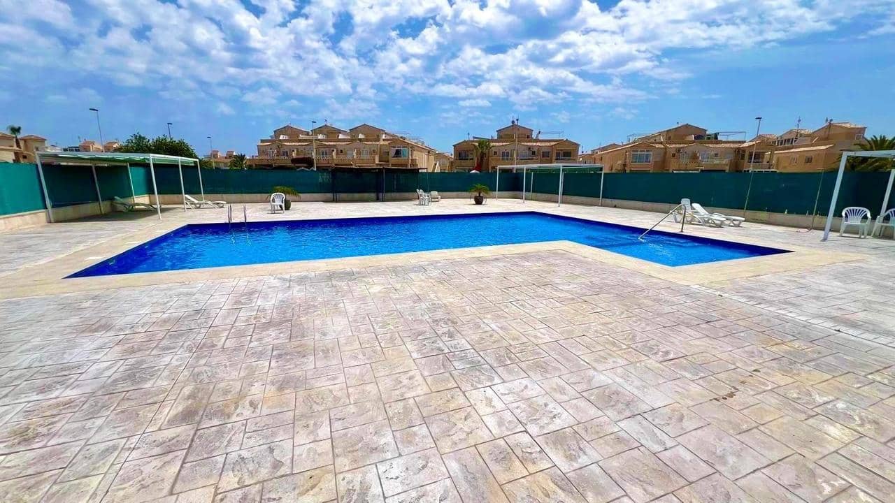 2 camera da letto Casa in vendita in Torrevieja con piscina - 134.900 € (Rif: 9639078)