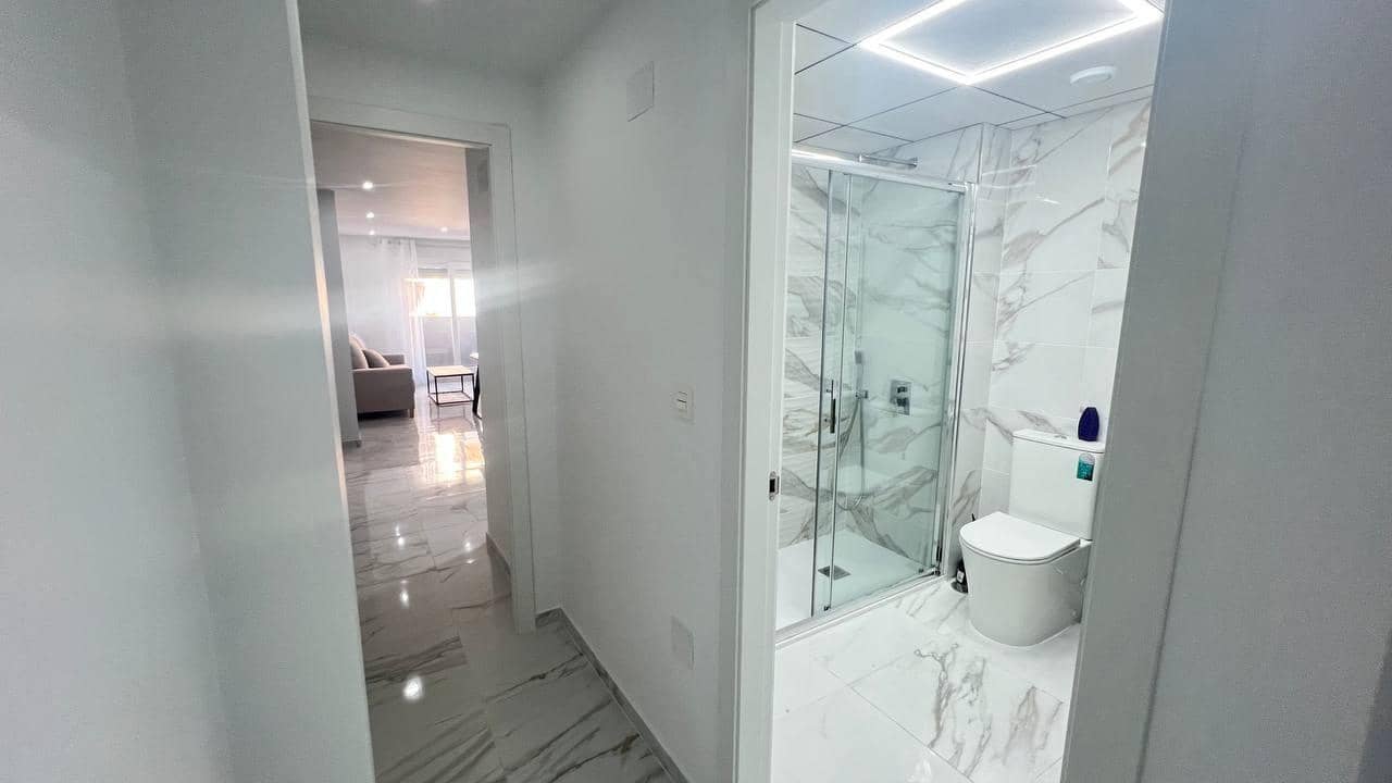 2 bedroom Apartment for sale in Torrevieja - € 239,000 (Ref: 9643731)