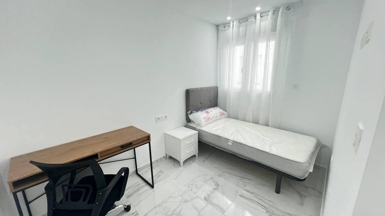 2 bedroom Apartment for sale in Torrevieja - € 239,000 (Ref: 9643731)