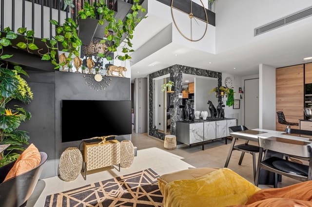 3 soverom Penthouse til salgs i Villamartin, Orihuela med svømmebasseng garasje - € 639 000 (Ref: 9651219)