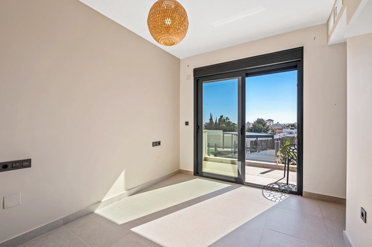 4 camera da letto Villa in vendita in Ciudad Quesada con piscina - 699.000 € (Rif: 9651220)