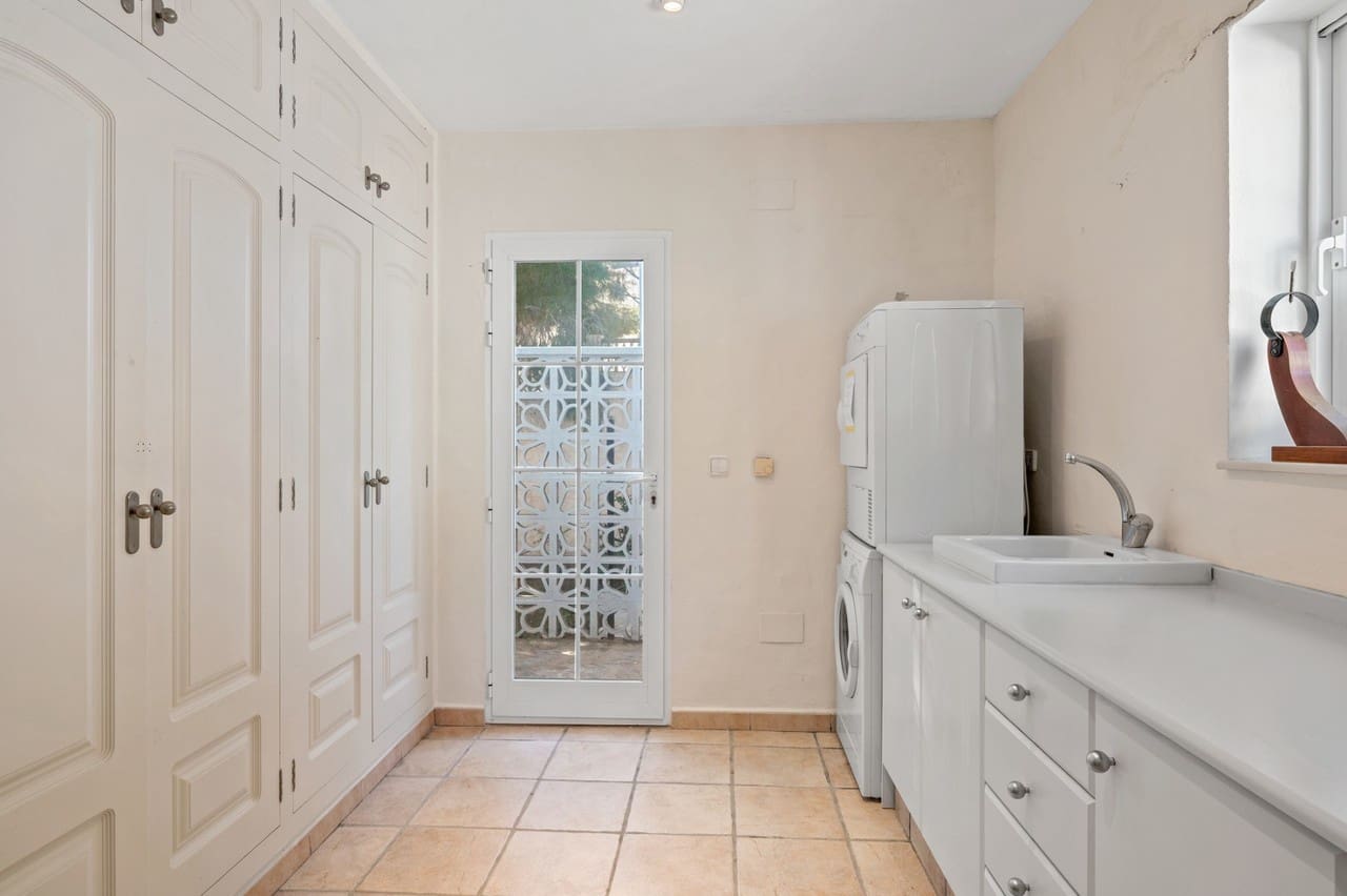 6 soveværelse Villa til salg i Altea med swimmingpool - € 985.000 (Ref: 9651222)