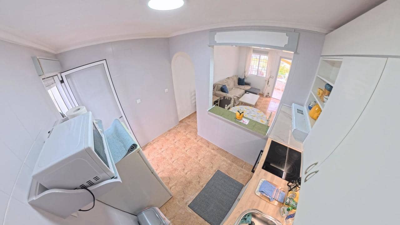 2 makuuhuone Bungalow myytävänä paikassa Torrevieja mukana uima-altaan - 155 000 € (Ref: 9655641)