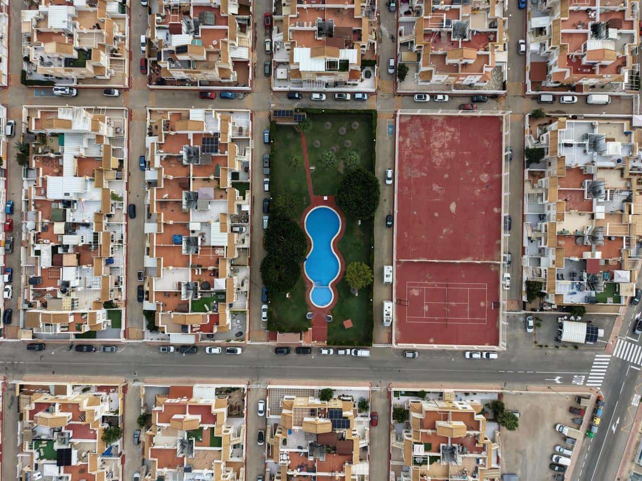 2 makuuhuone Bungalow myytävänä paikassa Torrevieja mukana uima-altaan - 155 000 € (Ref: 9655641)