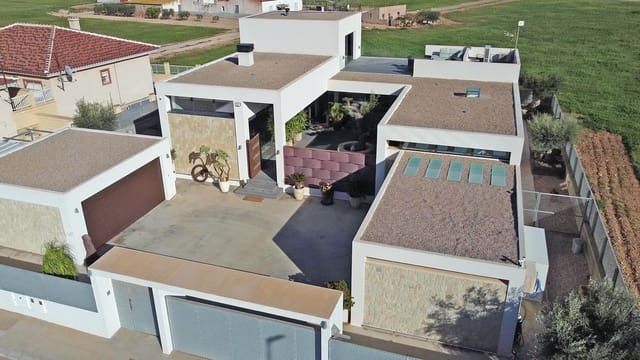 Chalet de 3 habitaciones en Centro, Los Alcázares en venta - 775.000 € (Ref: 9655642)