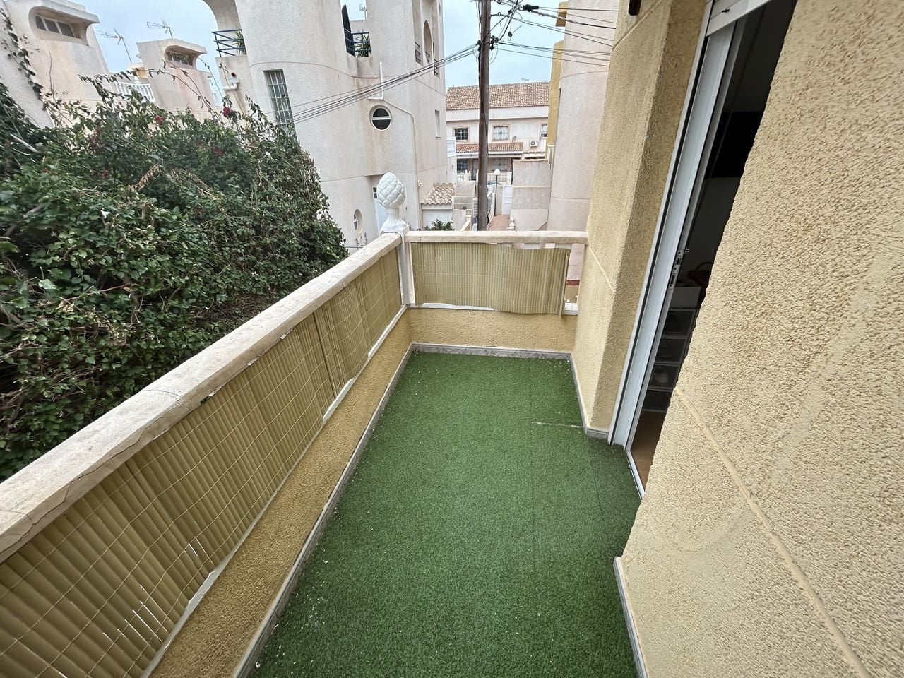 2 quarto Casa em Banda para venda em Torrevieja - 189 900 € (Ref: 9655643)