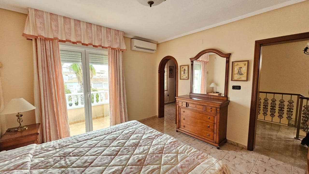 3 chambre Villa/Maison à vendre à Torrevieja - 390 000 € (Ref: 9655649)