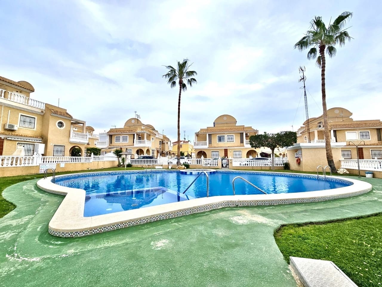 3 slaapkamer Huis te koop in Cabo Roig - € 220.000 (Ref: 9655651)