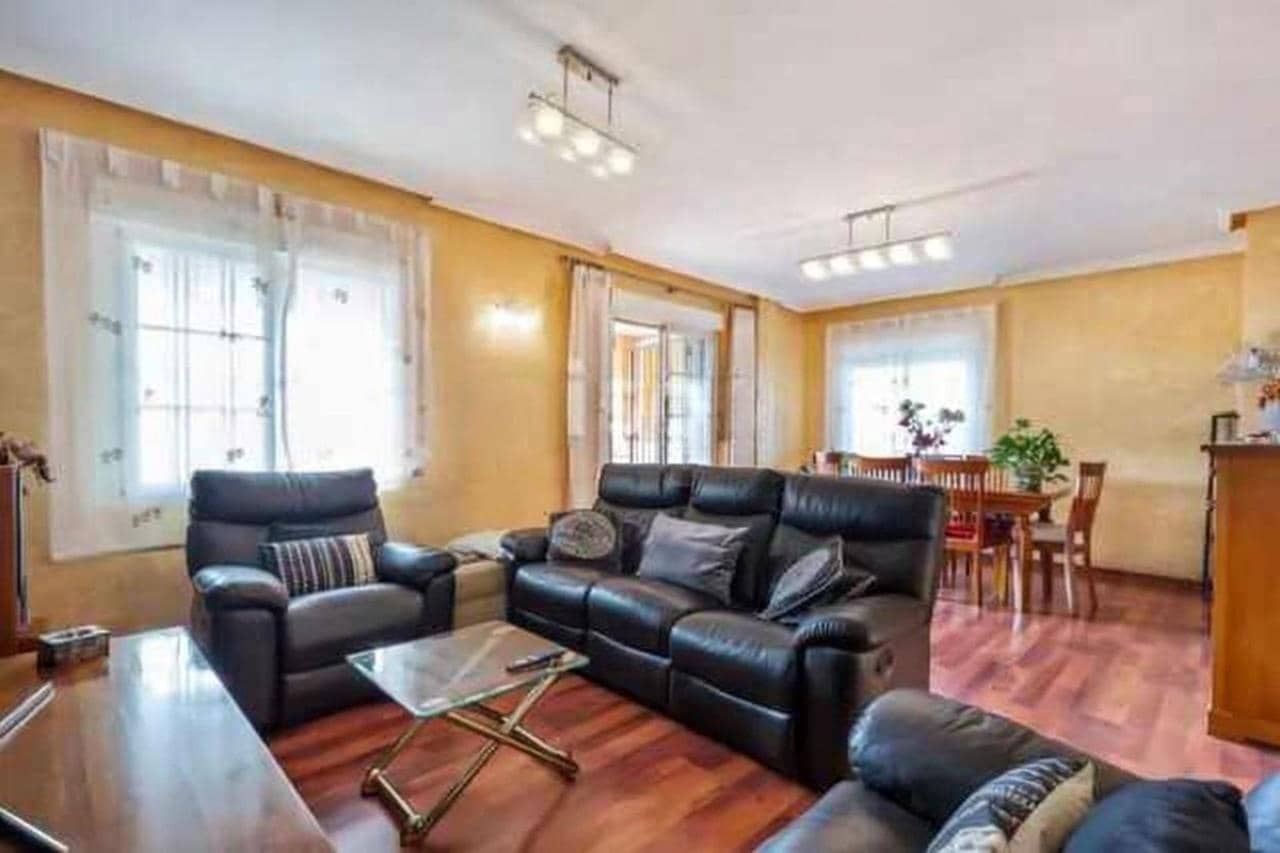 4 makuuhuone Huvila myytävänä paikassa Torrevieja mukana uima-altaan - 499 000 € (Ref: 9658302)