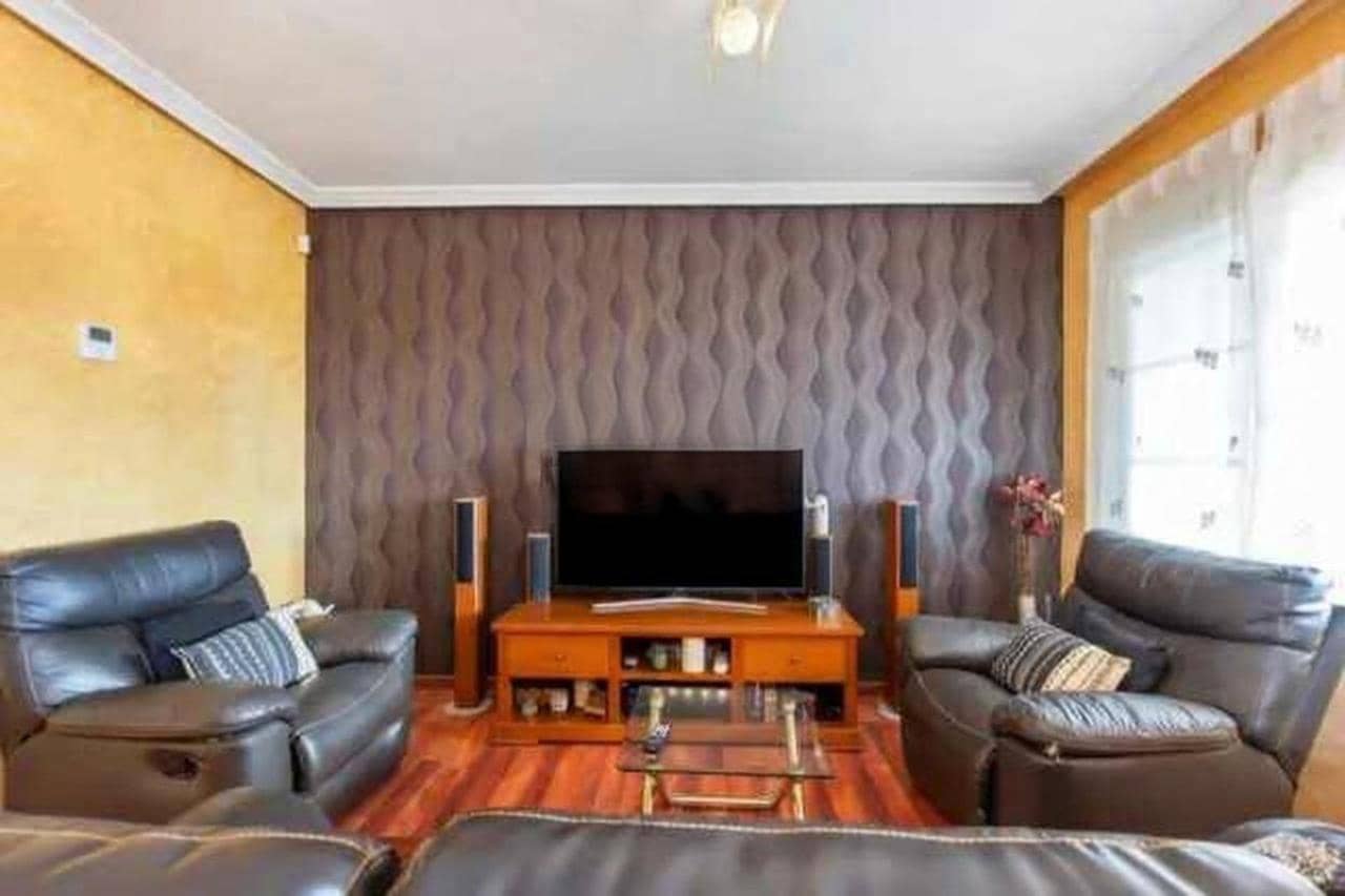 4 makuuhuone Huvila myytävänä paikassa Torrevieja mukana uima-altaan - 499 000 € (Ref: 9658302)