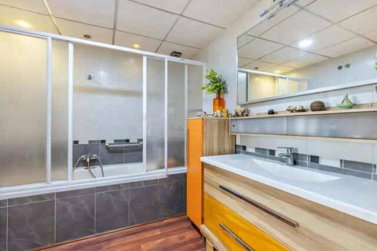 4 makuuhuone Huvila myytävänä paikassa Torrevieja mukana uima-altaan - 499 000 € (Ref: 9658302)