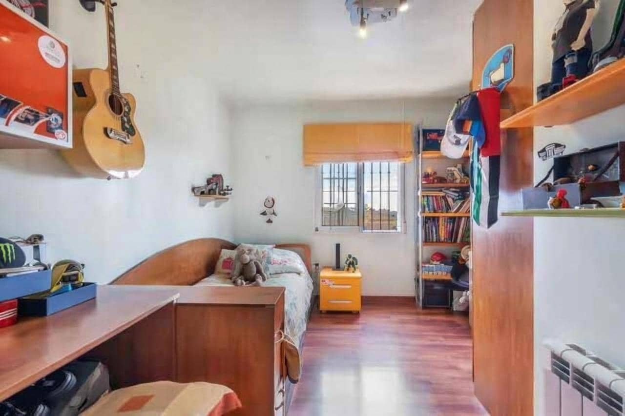 4 makuuhuone Huvila myytävänä paikassa Torrevieja mukana uima-altaan - 499 000 € (Ref: 9658302)