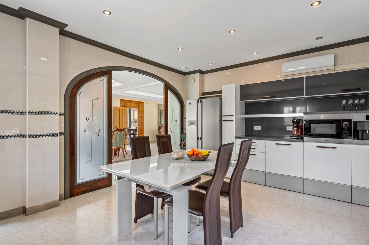 4 sovrum Villa till salu i Ciudad Quesada med pool - 750 000 € (Ref: 9658314)