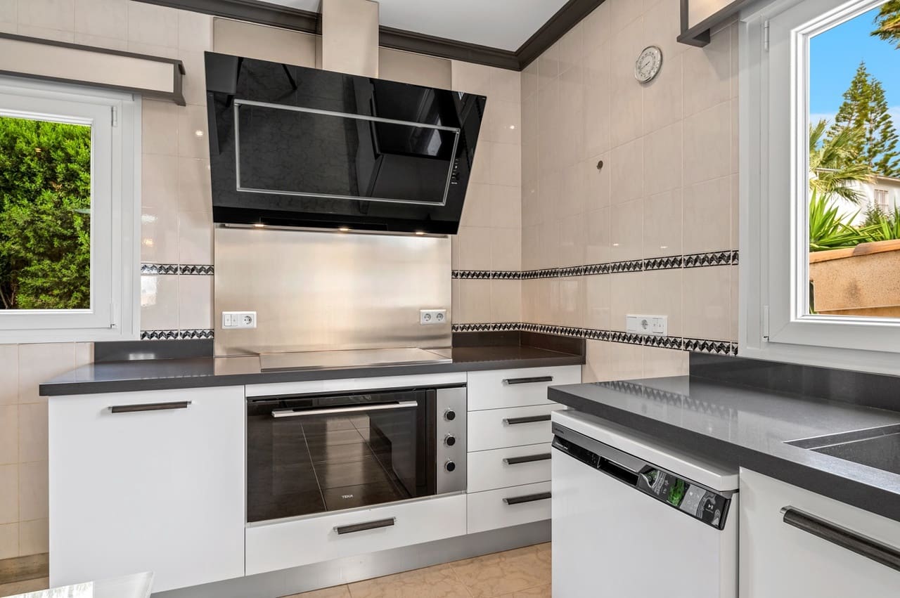 4 sovrum Villa till salu i Ciudad Quesada med pool - 750 000 € (Ref: 9658314)