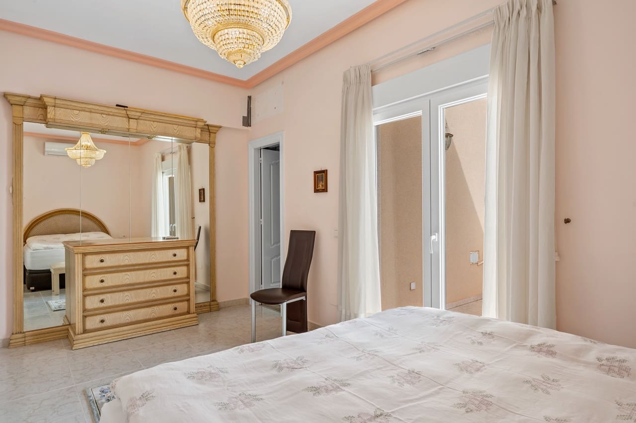 4 sypialnia Willa na sprzedaż w Ciudad Quesada z basenem garażem - 750 000 € (Ref: 9658314)