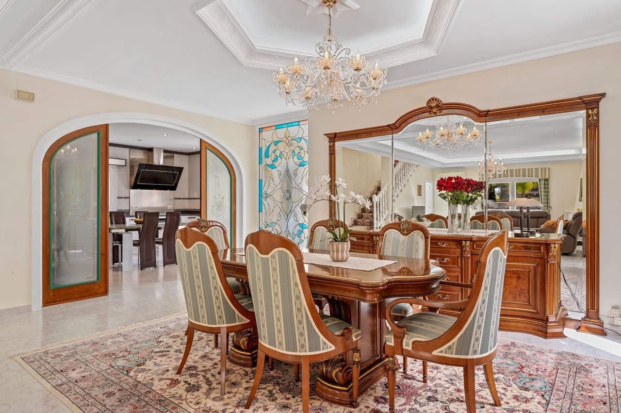 4 sypialnia Willa na sprzedaż w Ciudad Quesada z basenem garażem - 750 000 € (Ref: 9658314)