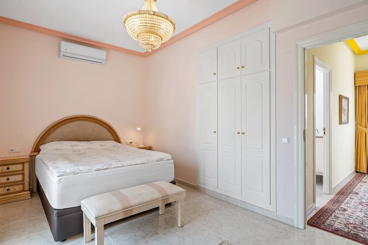 4 sypialnia Willa na sprzedaż w Ciudad Quesada z basenem garażem - 750 000 € (Ref: 9658314)