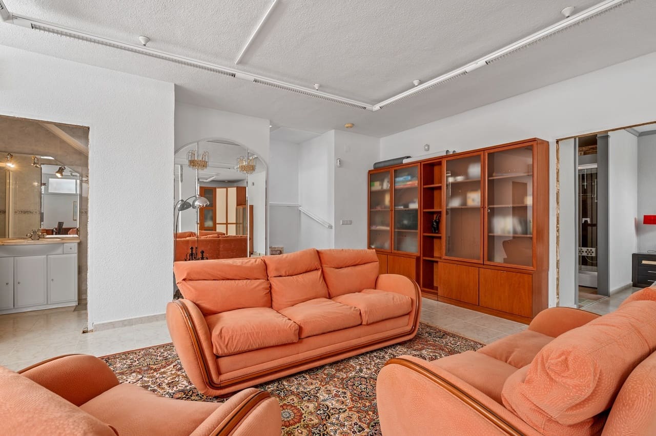 4 sypialnia Willa na sprzedaż w Ciudad Quesada z basenem garażem - 750 000 € (Ref: 9658314)
