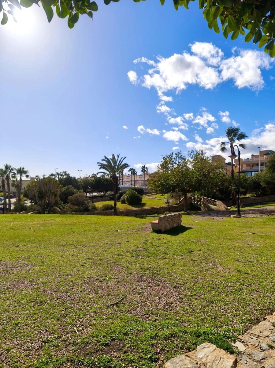 1 slaapkamer Appartement te koop in Torrevieja met zwembad - € 199.000 (Ref: 9660801)