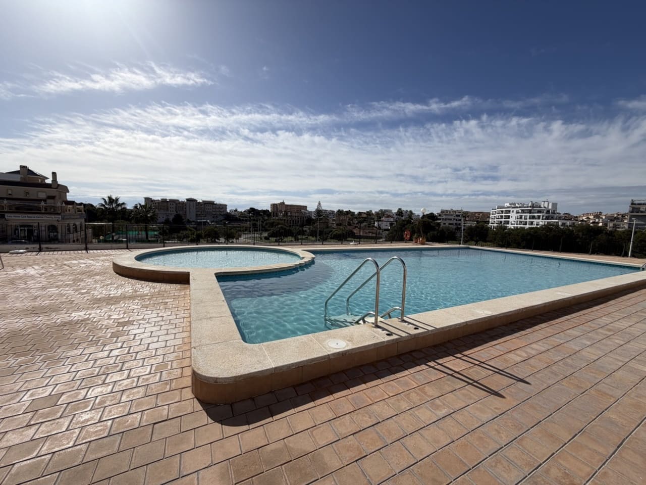 Apartamento de 2 habitaciones en La Zenia en venta con piscina - 175.000 € (Ref: 9660805)