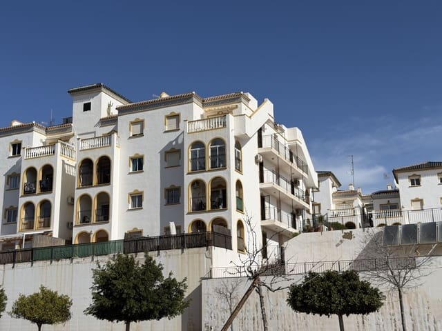 Apartamento de 2 habitaciones en La Zenia, Orihuela en venta con piscina - 175.000 € (Ref: 9660805)