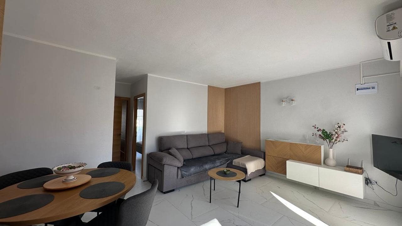 Bungalow de 2 habitaciones en Torrevieja en venta - 189.900 € (Ref: 9663384)