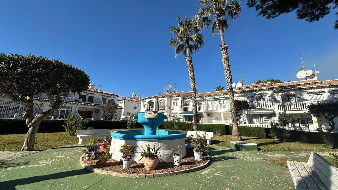 Bungalow de 2 habitaciones en Torrevieja en venta - 189.900 € (Ref: 9663384)