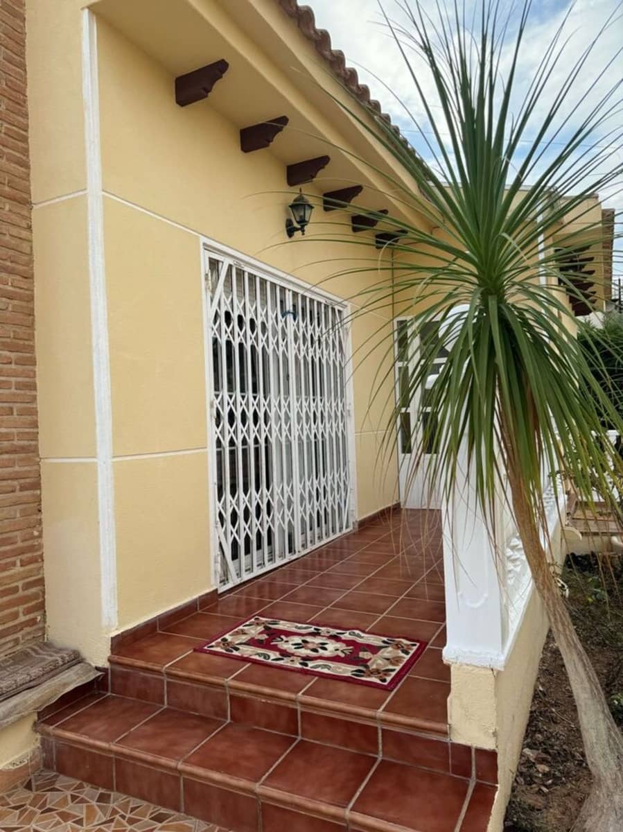 4 soverom Villa til salgs i Playa Flamenca - € 570 000 (Ref: 9663387)