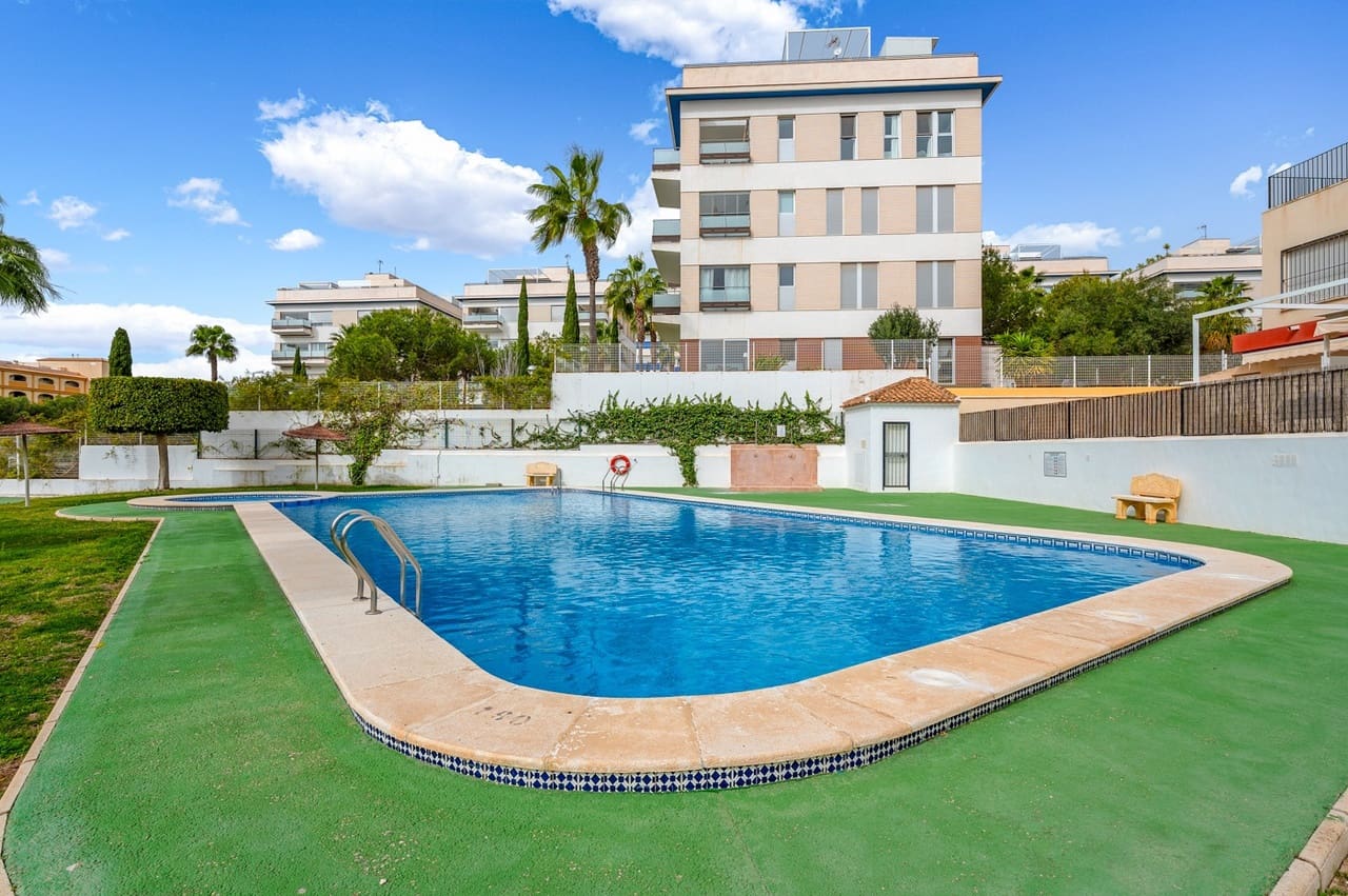3 slaapkamer Villa te koop in Orihuela Costa met zwembad - € 345.000 (Ref: 9673786)