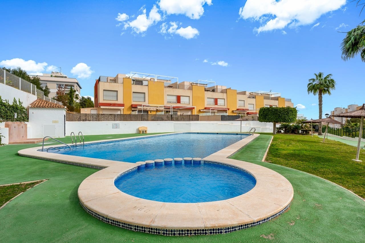 3 soverom Villa til salgs i Orihuela Costa med svømmebasseng - € 345 000 (Ref: 9673786)