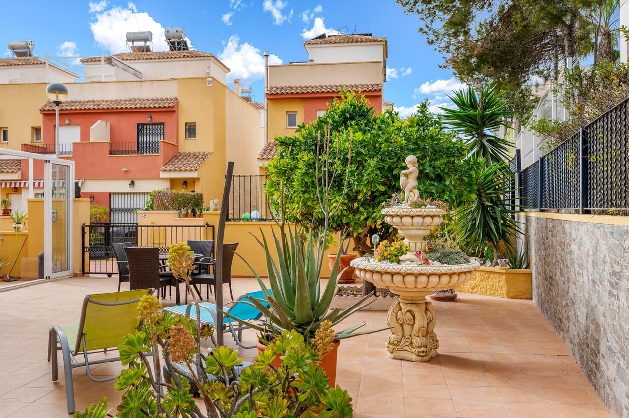 3 soverom Villa til salgs i Orihuela Costa med svømmebasseng - € 345 000 (Ref: 9673786)