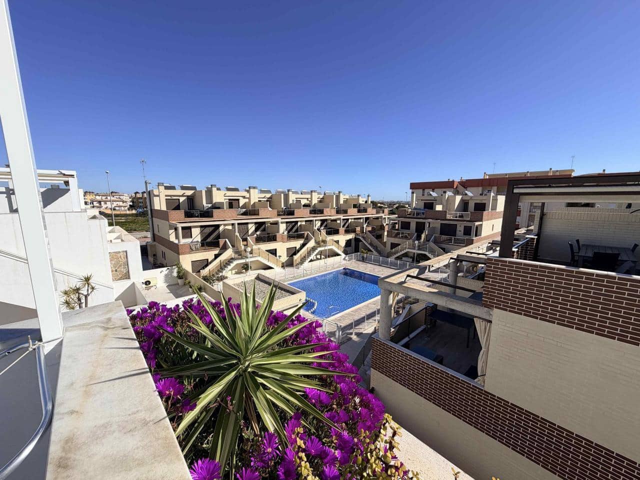 3 bedroom Townhouse for sale in Cabo Roig - € 299,000 (Ref: 9673792)