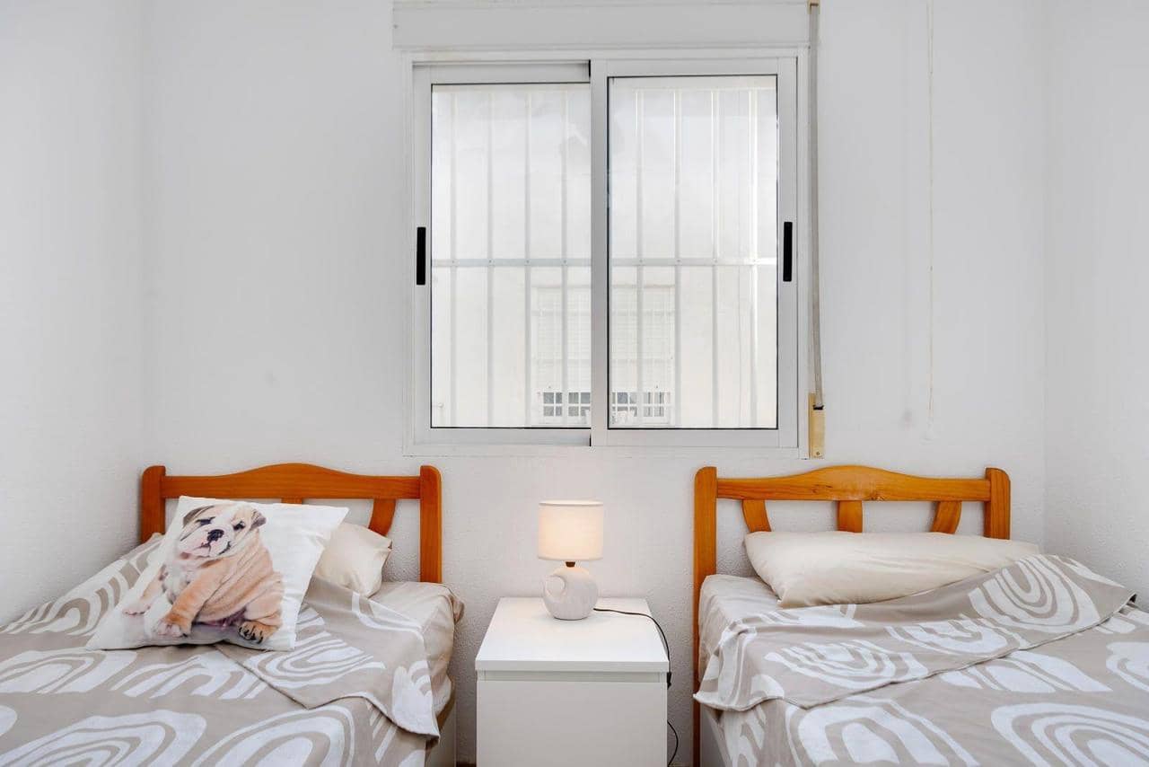 2 quarto Penthouse para venda em Torrevieja com piscina - 159 969 € (Ref: 9673793)