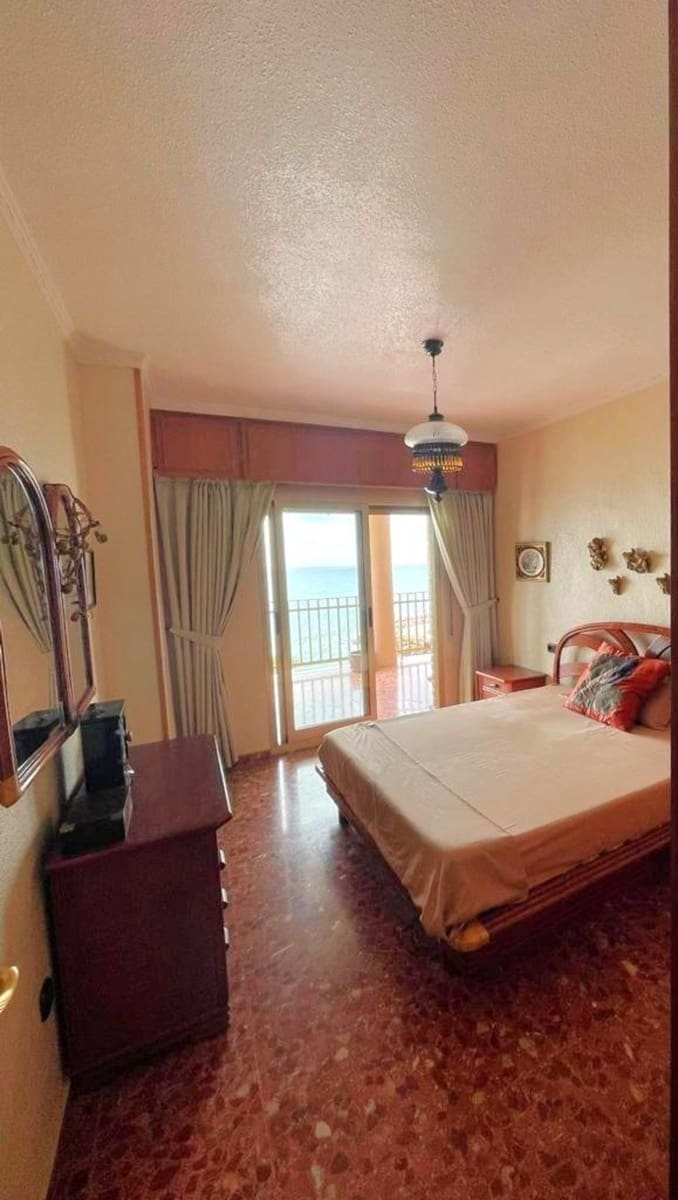 Apartamento de 4 habitaciones en Torrevieja en venta - 475.000 € (Ref: 9673794)