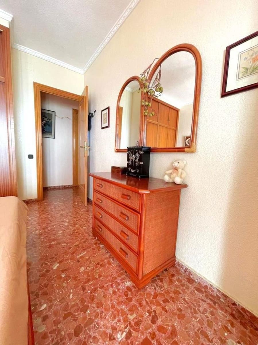 Apartamento de 4 habitaciones en Torrevieja en venta - 475.000 € (Ref: 9673794)