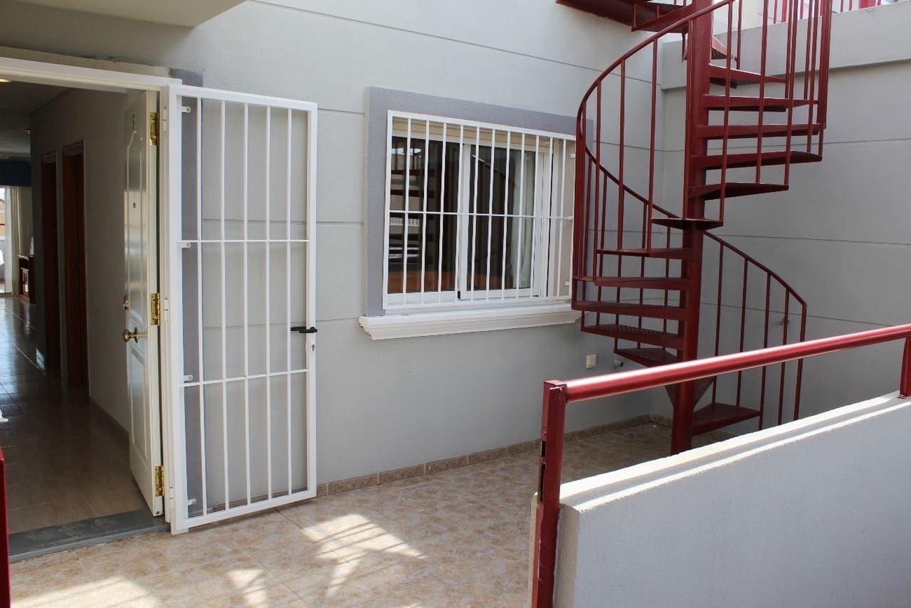 2 soverom Penthouse til salgs i Villamartin - € 148 000 (Ref: 9673796)