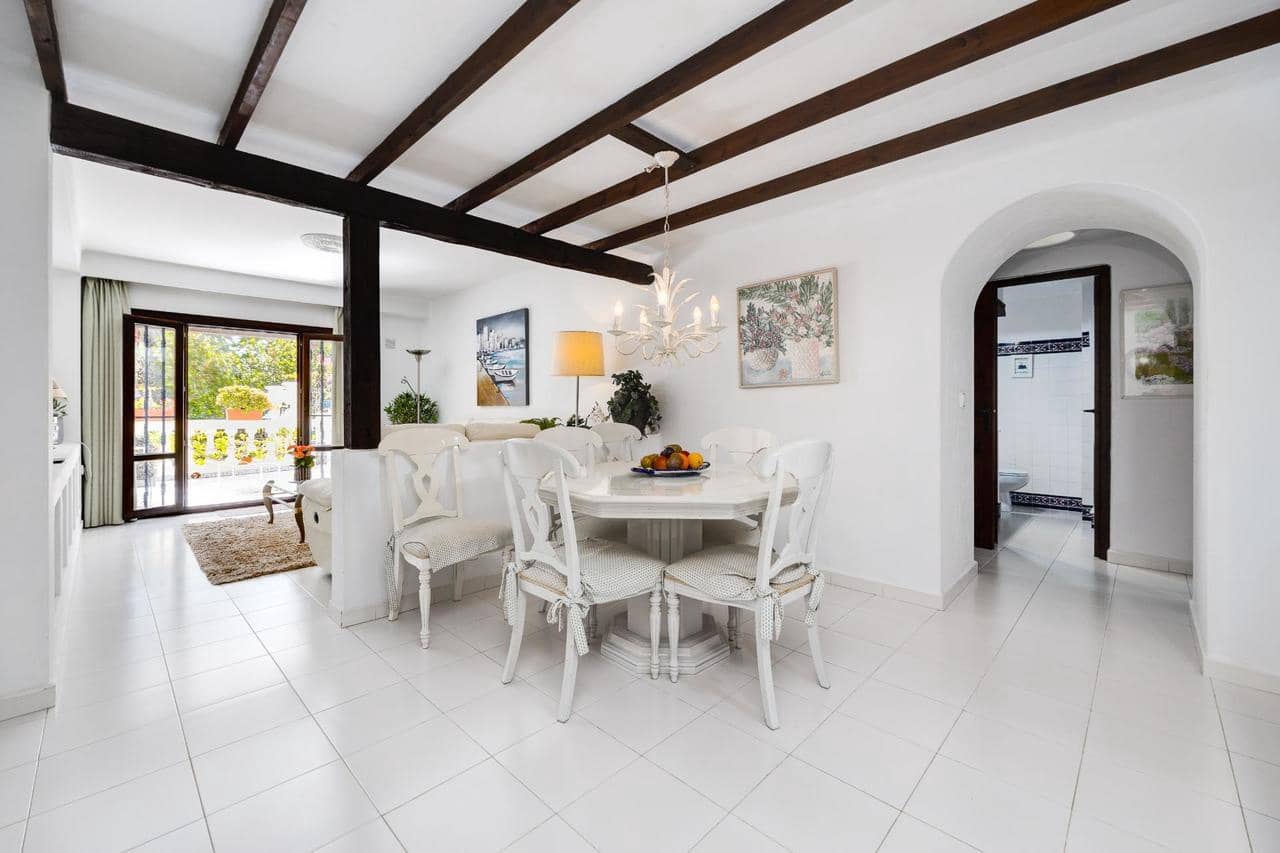 2 slaapkamer Appartement te koop in Torrevieja met zwembad - € 310.000 (Ref: 9676755)