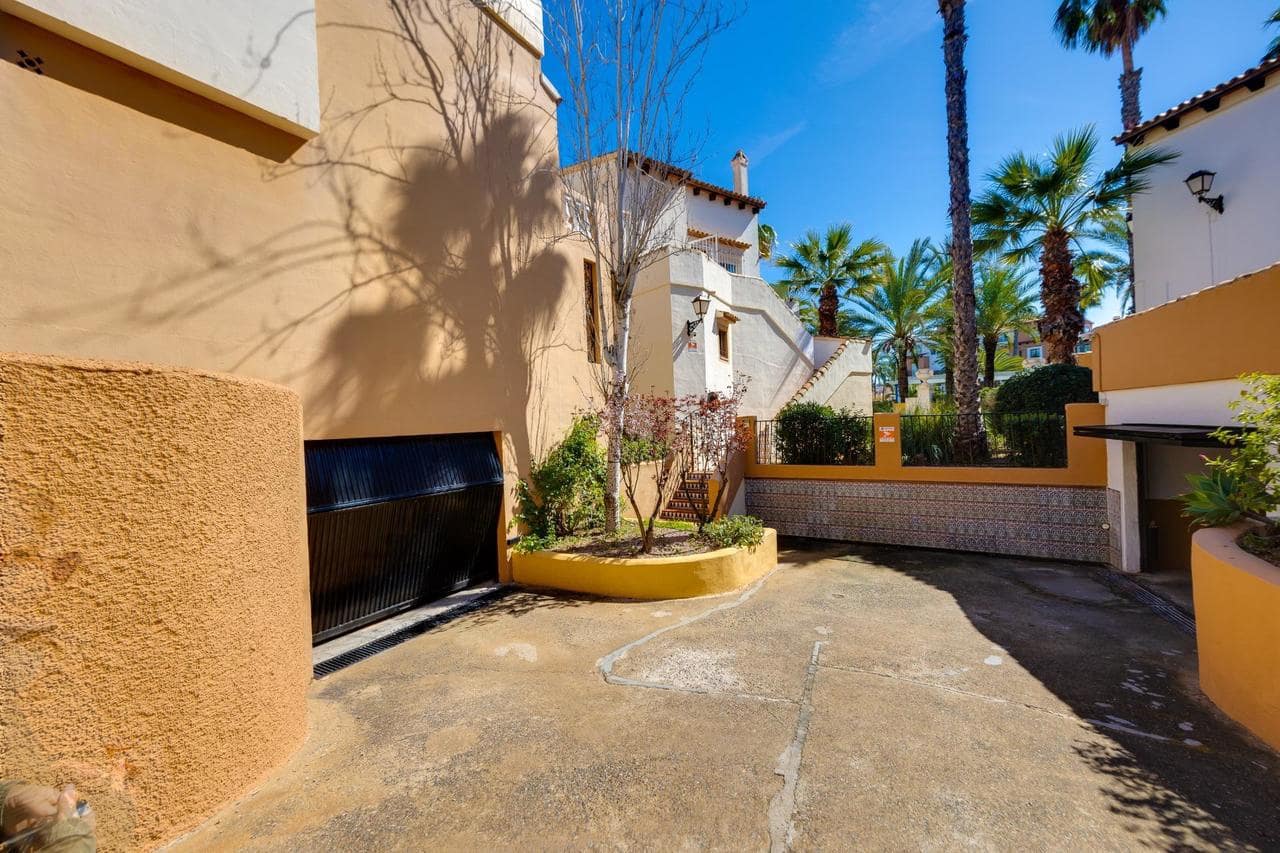 2 slaapkamer Appartement te koop in Torrevieja met zwembad - € 310.000 (Ref: 9676755)