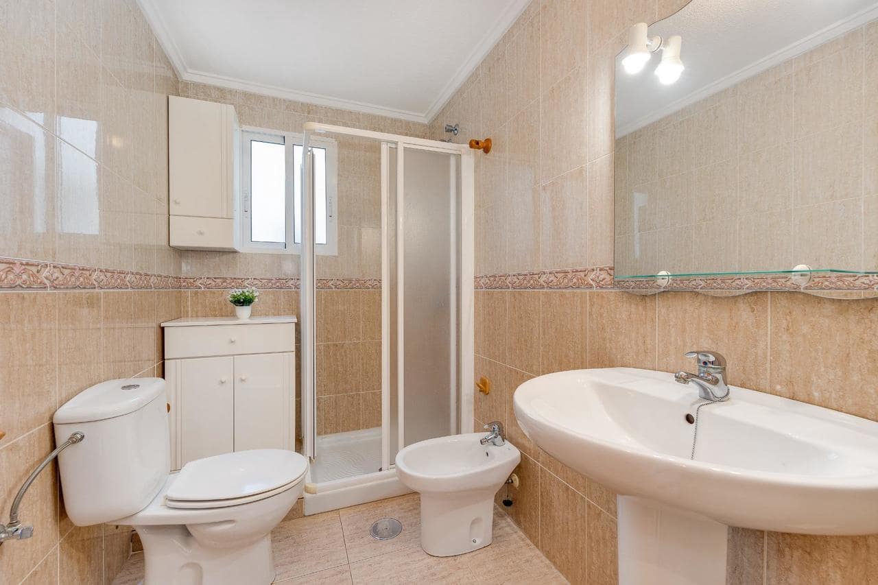 2 sypialnia Apartament na sprzedaż w Torrevieja z basenem - 129 900 € (Ref: 9682352)