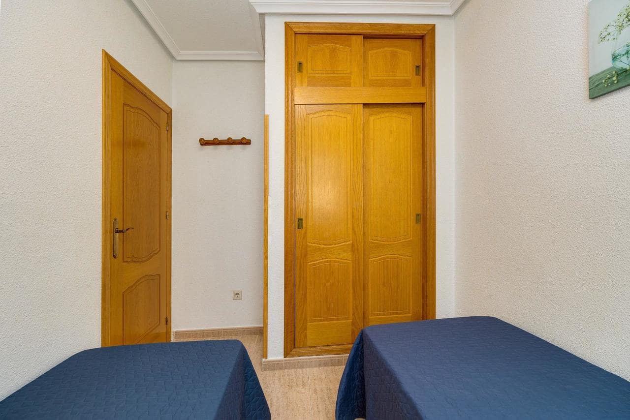 2 sypialnia Apartament na sprzedaż w Torrevieja z basenem - 129 900 € (Ref: 9682352)