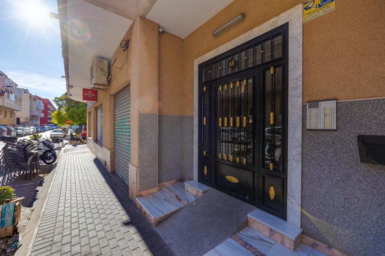 2 sypialnia Apartament na sprzedaż w Torrevieja z basenem - 129 900 € (Ref: 9682352)