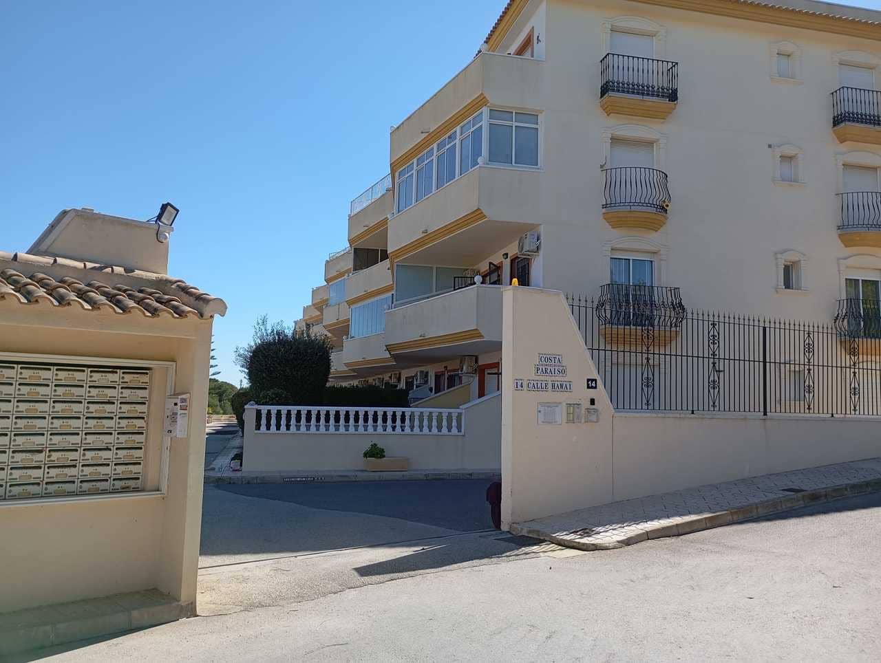 2 bedroom Apartment for sale in Villamartin with pool garage - € 174,000 (Ref: 9690001)