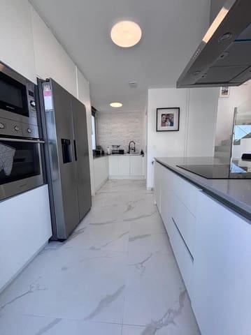 5 slaapkamer Villa te koop in Villamartin, Orihuela - € 595.000 (Ref: 9690003)