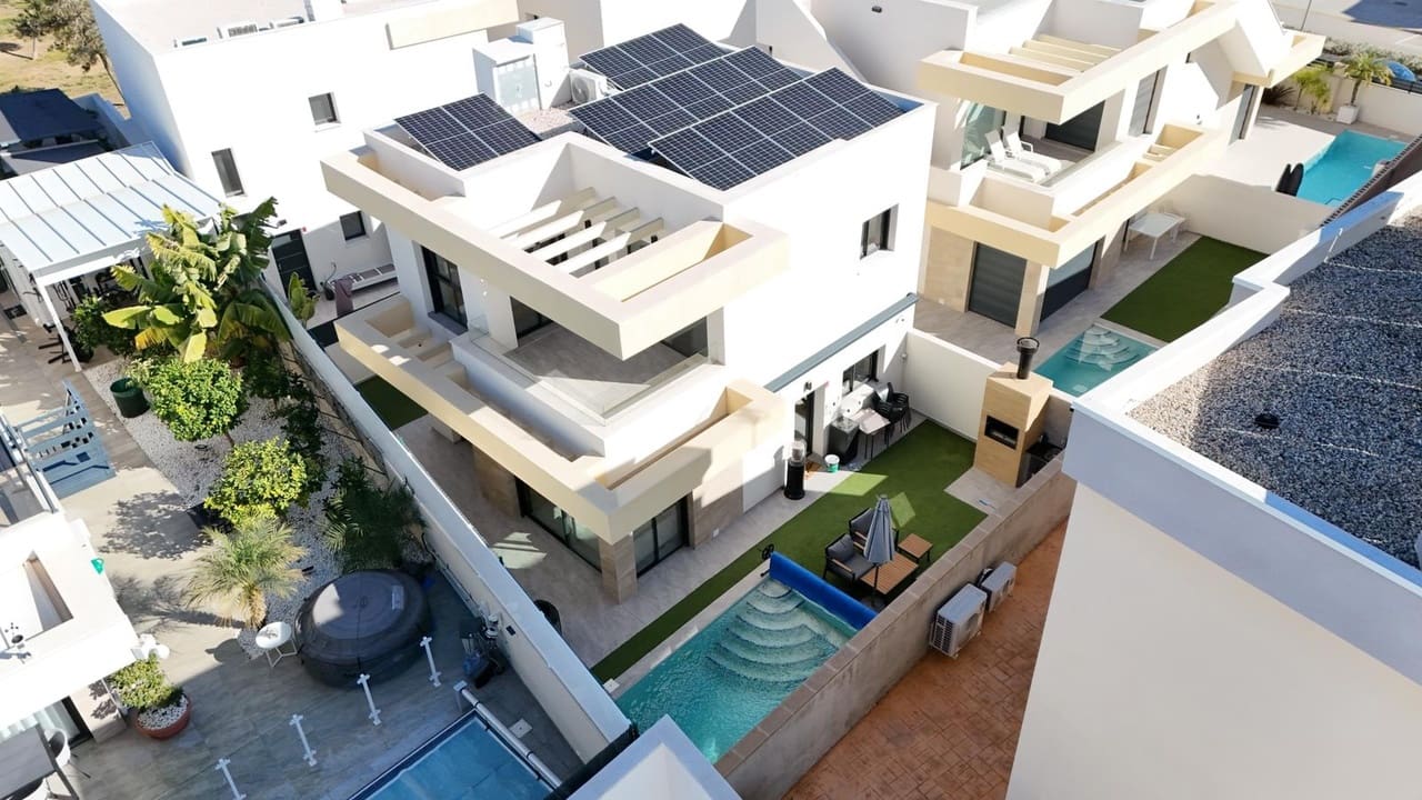 3 soverom Villa til salgs i Los Montesinos med svømmebasseng garasje - € 420 000 (Ref: 9690012)