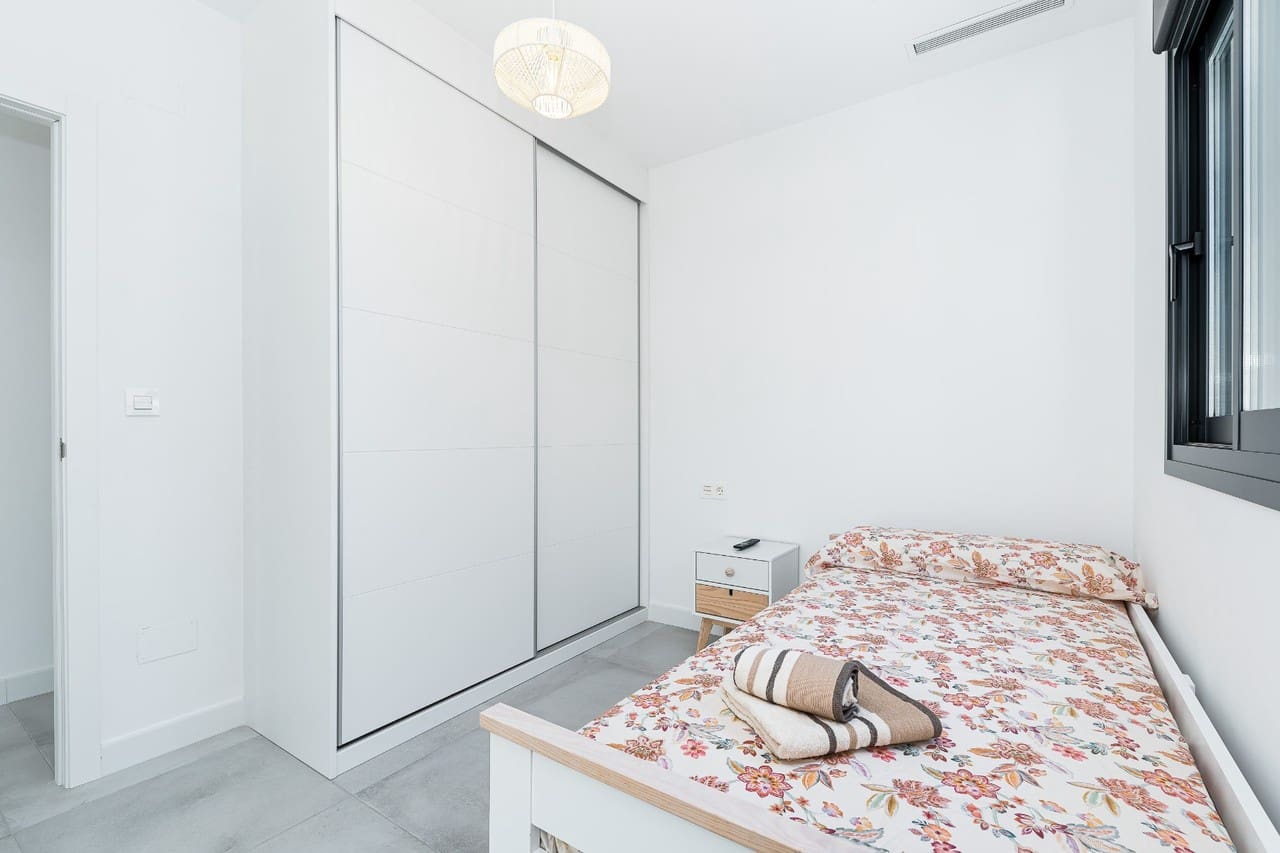 3 soverom Villa til salgs i Los Montesinos med svømmebasseng garasje - € 420 000 (Ref: 9690012)
