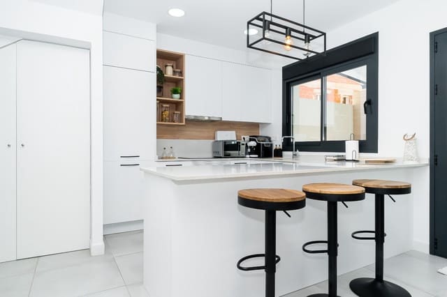 3 soverom Villa til salgs i Los Montesinos med svømmebasseng garasje - € 420 000 (Ref: 9690012)