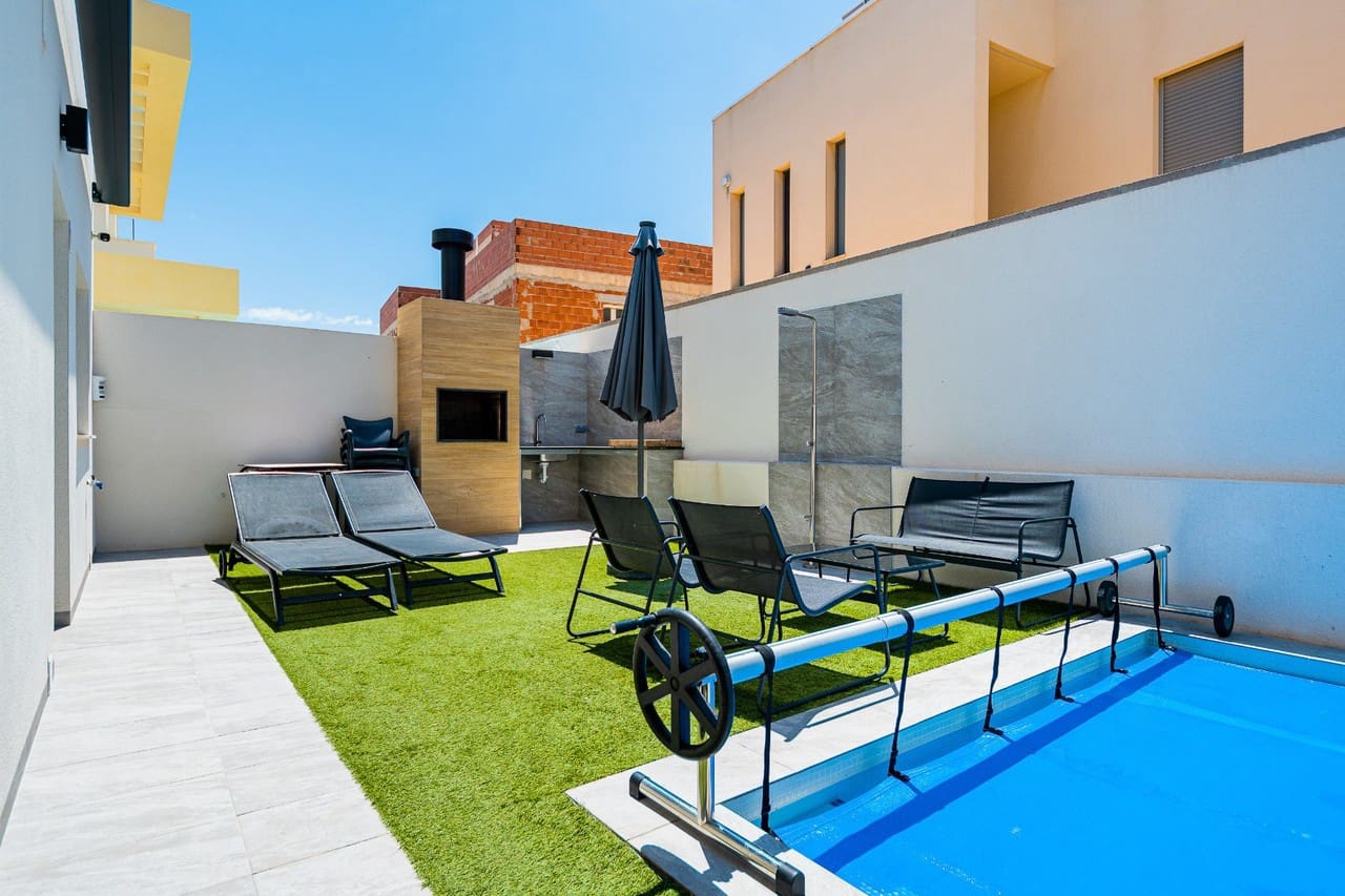3 soverom Villa til salgs i Los Montesinos med svømmebasseng garasje - € 420 000 (Ref: 9690012)